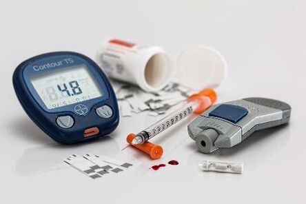 Diabetul necesită injecții cu insulină și monitorizarea zilnică a zahărului din sânge